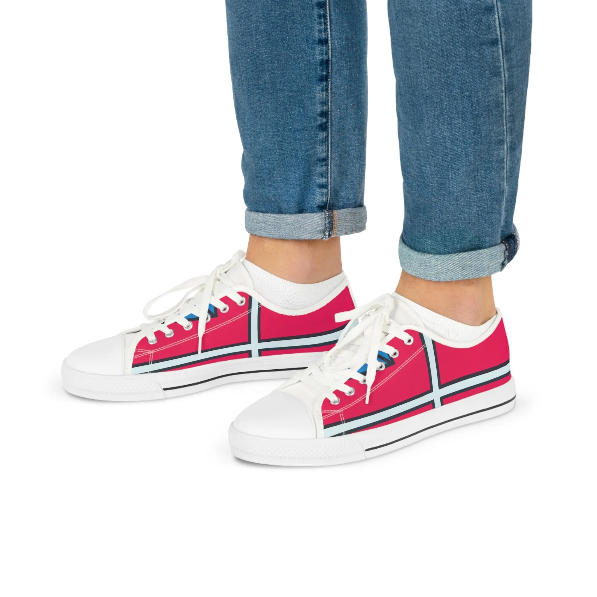 Cynthia Crescendo. - low top